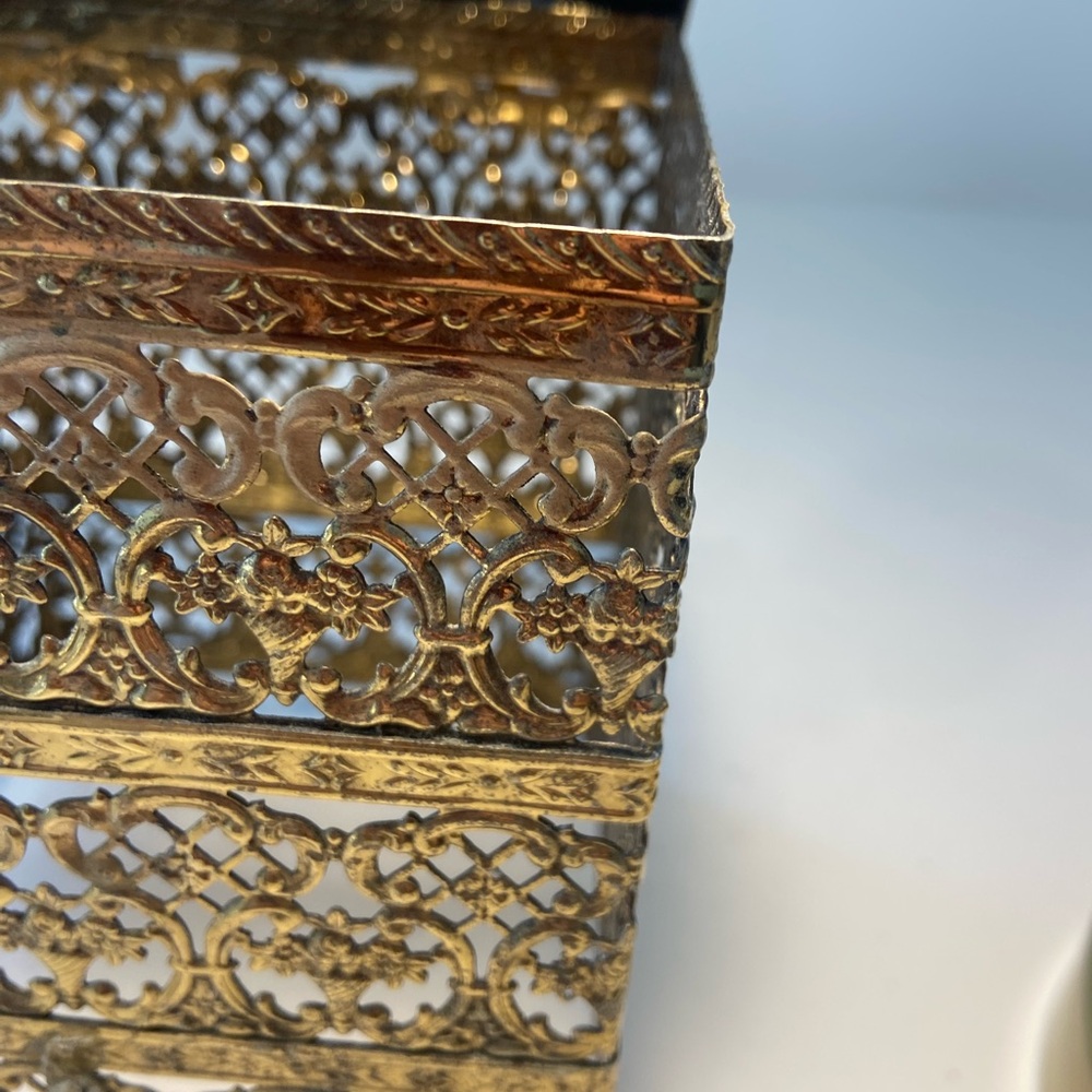 Vintage Ornate Filigree Metal Jewelry Box - Gold Tone - Picture 13 of 15